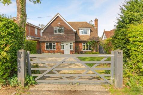 Green Lane, Chesham Bois 4 bed detached house for sale