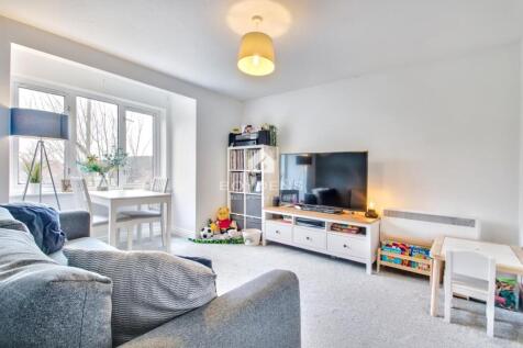 Church Road, Kelvedon CO5 2 bed flat for sale