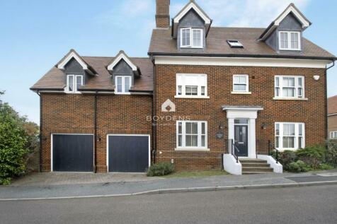 5 bedroom detached house for sale