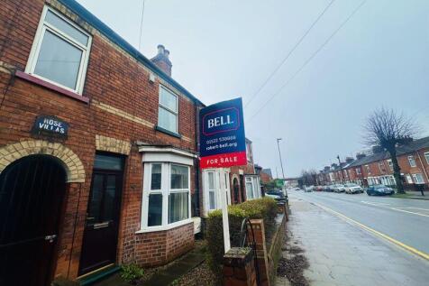 70 Lea Road, Gainsborough 2 bed terraced house for sale