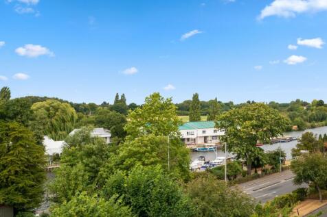 Portsmouth Road, Surbiton KT6 2 bed apartment for sale