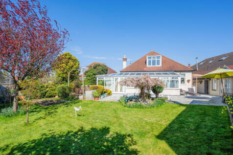 Woodside Close, Surbiton KT5 4 bed bungalow for sale