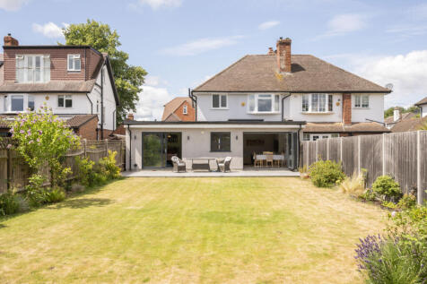 3 bedroom semi-detached house for sale