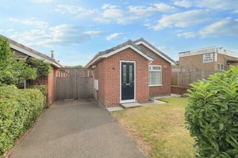 2 bedroom detached bungalow for sale