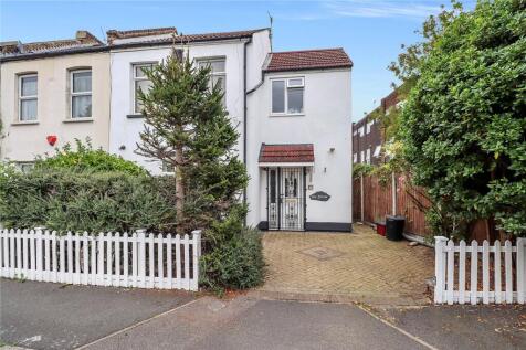 Rushdene, Abbey Wood, London, SE2 2 bed end of terrace house for sale