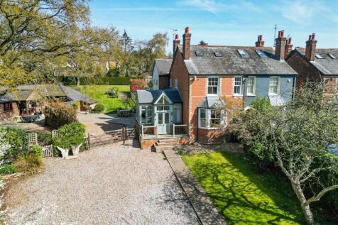 Fitzwalter Lane, Danbury 7 bed detached house for sale