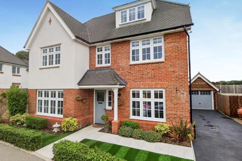 5 bedroom detached house for sale