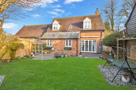 2 bedroom link detached house for sale