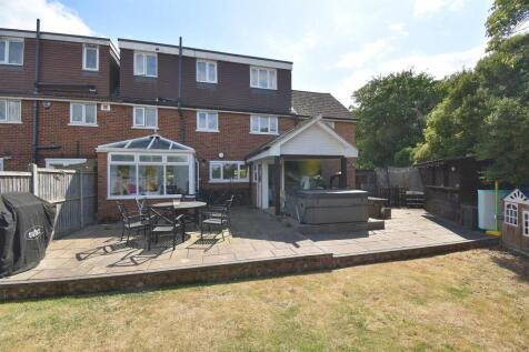 Park View Crescent, Great Baddow... 5 bed semi