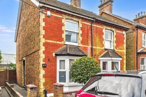 2 bedroom semi-detached house for sale