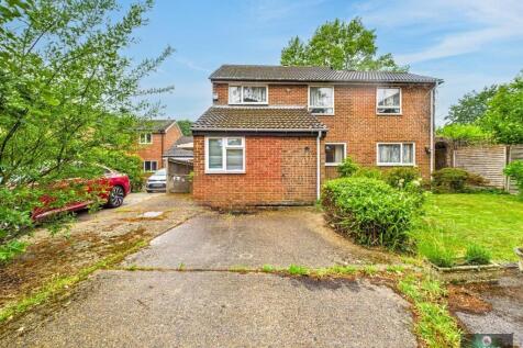Felbridge Avenue, Crawley RH10 4 bed detached house for sale