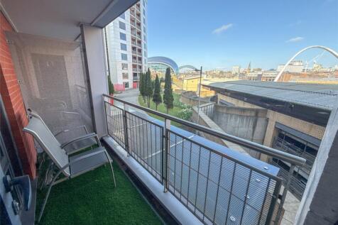Baltic Quay, Mill Road, Gateshead... 2 bed apartment for sale