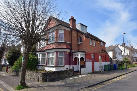Risingholme Road, Harrow Weald 3 bed apartment for sale