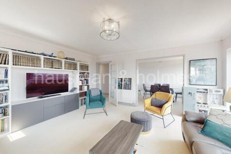 Mulberry Close, London 2 bed flat for sale