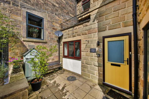 3 bedroom town house for sale