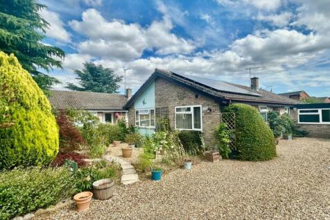 4 bedroom detached bungalow for sale