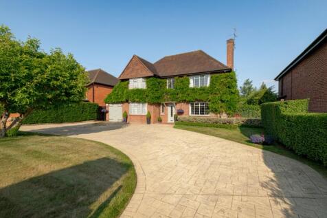 Green Lane, Burnham, Buckinghamshire... 4 bed detached house for sale