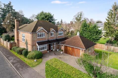 5 bedroom detached house for sale