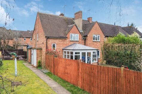 Hillside Close, Chalfont St. Peter... 2 bed apartment for sale