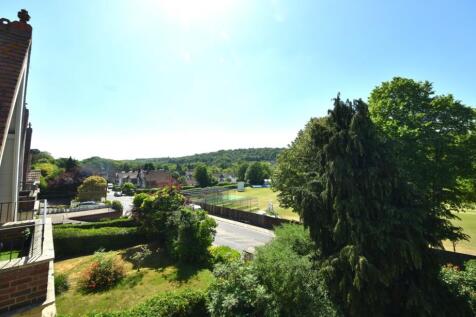 London Road, High Wycombe... 1 bed apartment for sale