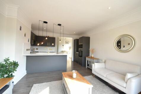 London Road, High Wycombe... 2 bed apartment for sale