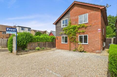 Recreation Road, Bourne End... 4 bed detached house for sale