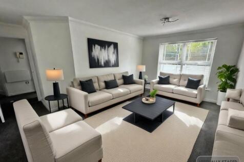 Clarendon Court, Clarence Road... 2 bed apartment for sale