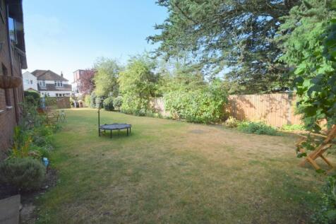 Clarence Road, Windsor, Berkshire, SL4 2 bed apartment for sale