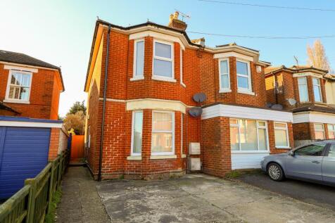 2 bedroom ground floor maisonette for sale