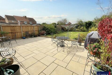 Lynton Road, Hucclecote, Gloucester, GL3 4 bed terraced house for sale