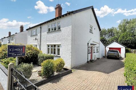 Welveland Lane, Barnwood, Gloucester... 3 bed semi