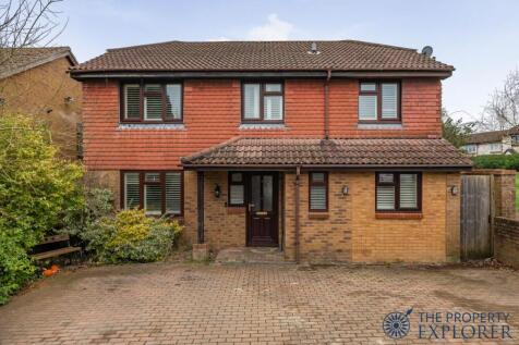 5 bedroom detached house for sale