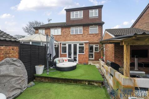 4 bedroom semi-detached house for sale