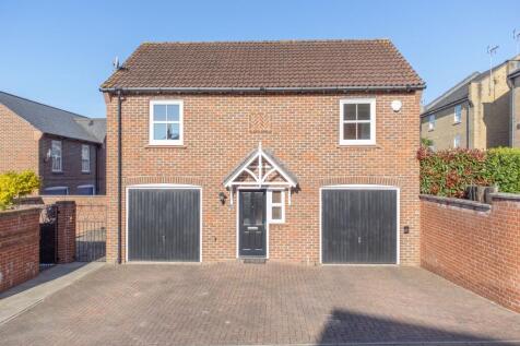 1 bedroom coach house for sale