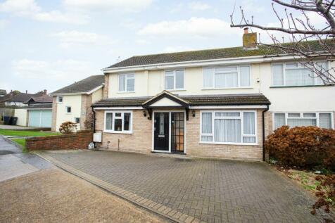 4 bedroom semi-detached house for sale