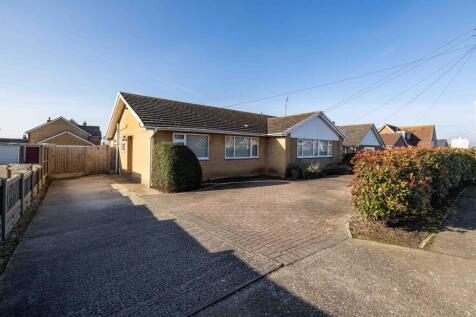 Kimberley Grove, Whitstable, CT5 2 bed bungalow for sale