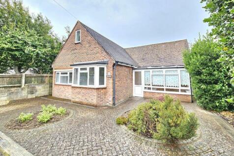 4 bedroom detached bungalow for sale