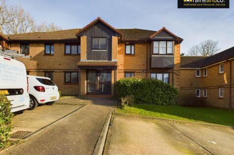 Studio flat for sale