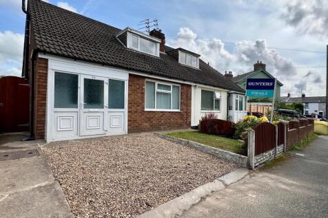 3 bedroom semi-detached bungalow for sale