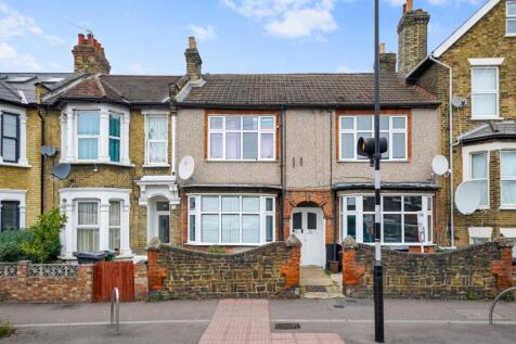 Park Road, Leyton, E10 2 bed flat for sale