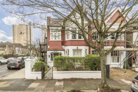 Chatsworth Gardens, London W3 2 bed flat for sale