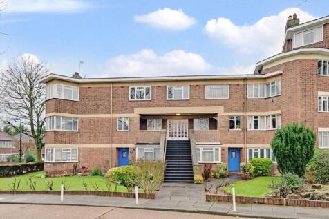 3 bedroom flat for sale
