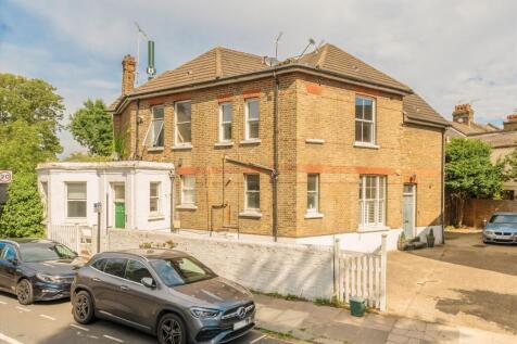Avenue Road, London W3 2 bed flat for sale