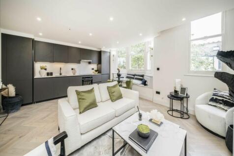 Grafton Road, London W3 2 bed flat for sale