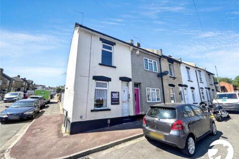 Dongola Road, Rochester, Kent, ME2 2 bed terraced house for sale