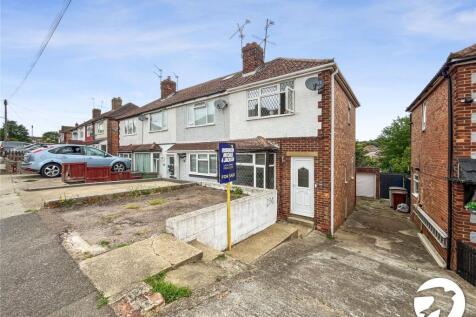 Hawthorn Road, Rochester, Kent, ME2 2 bed end of terrace house for sale