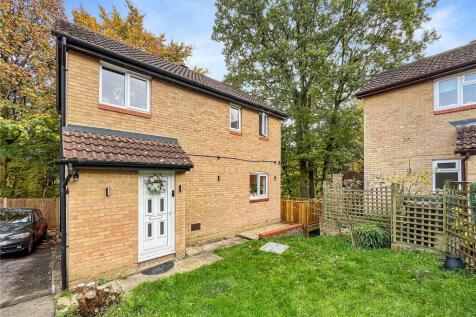 Oaks Dene, Chatham, Kent, ME5 3 bed detached house for sale