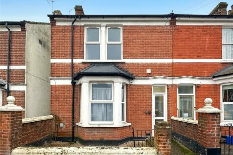 Cleave Road, Gillingham, Kent, ME7 6 bed semi