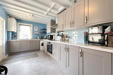 Selbourne Road, Gillingham, Kent, ME7 3 bed terraced house for sale