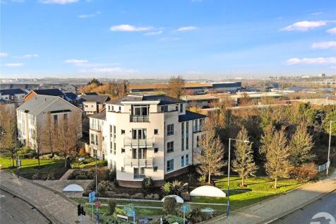 Springhead Parkway, Northfleet... 2 bed penthouse for sale